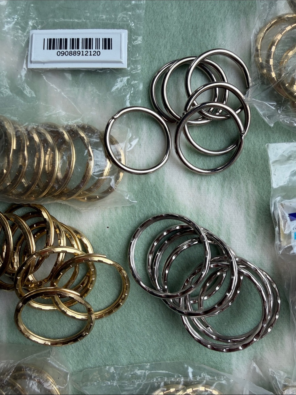 NEW Assorted Key Rings - Gold and Silver Metal Split Rings - Picture 4 of 4